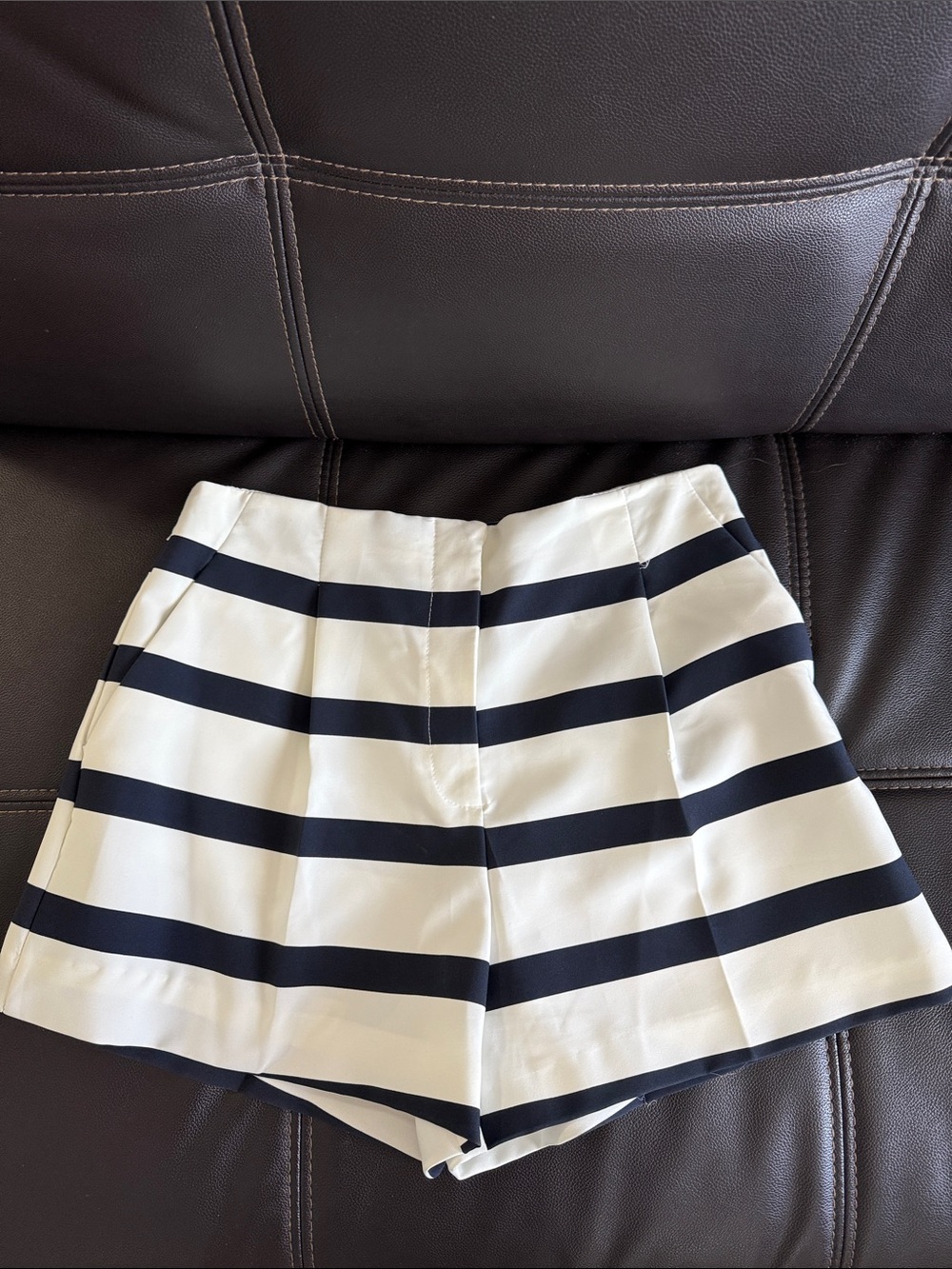 Zara White and Navy Striped High-Waist Shorts Size M